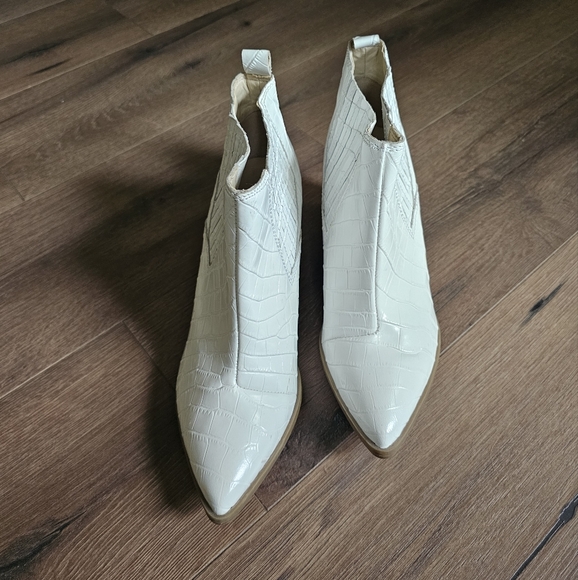 Marc Fisher Croco Emboss Leather Ankle Boot - Picture 9 of 11